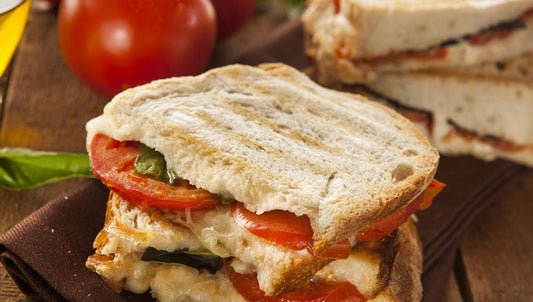 mozzarellatoast-med-pastasallad